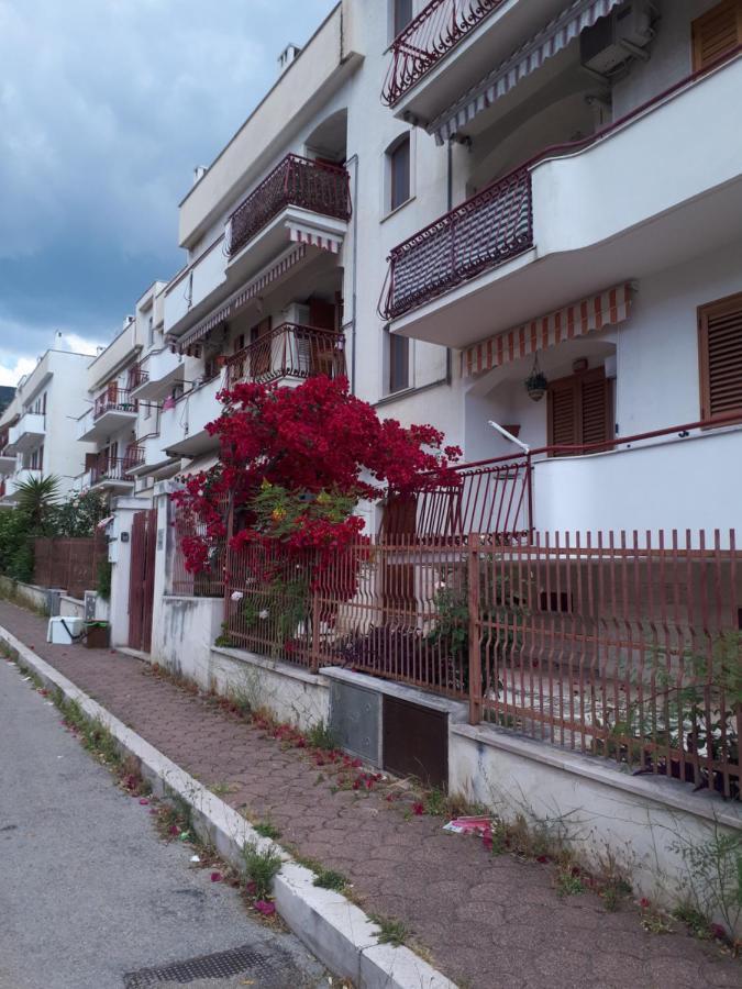 La Vie En Rose Mattinata Apartment Exterior foto