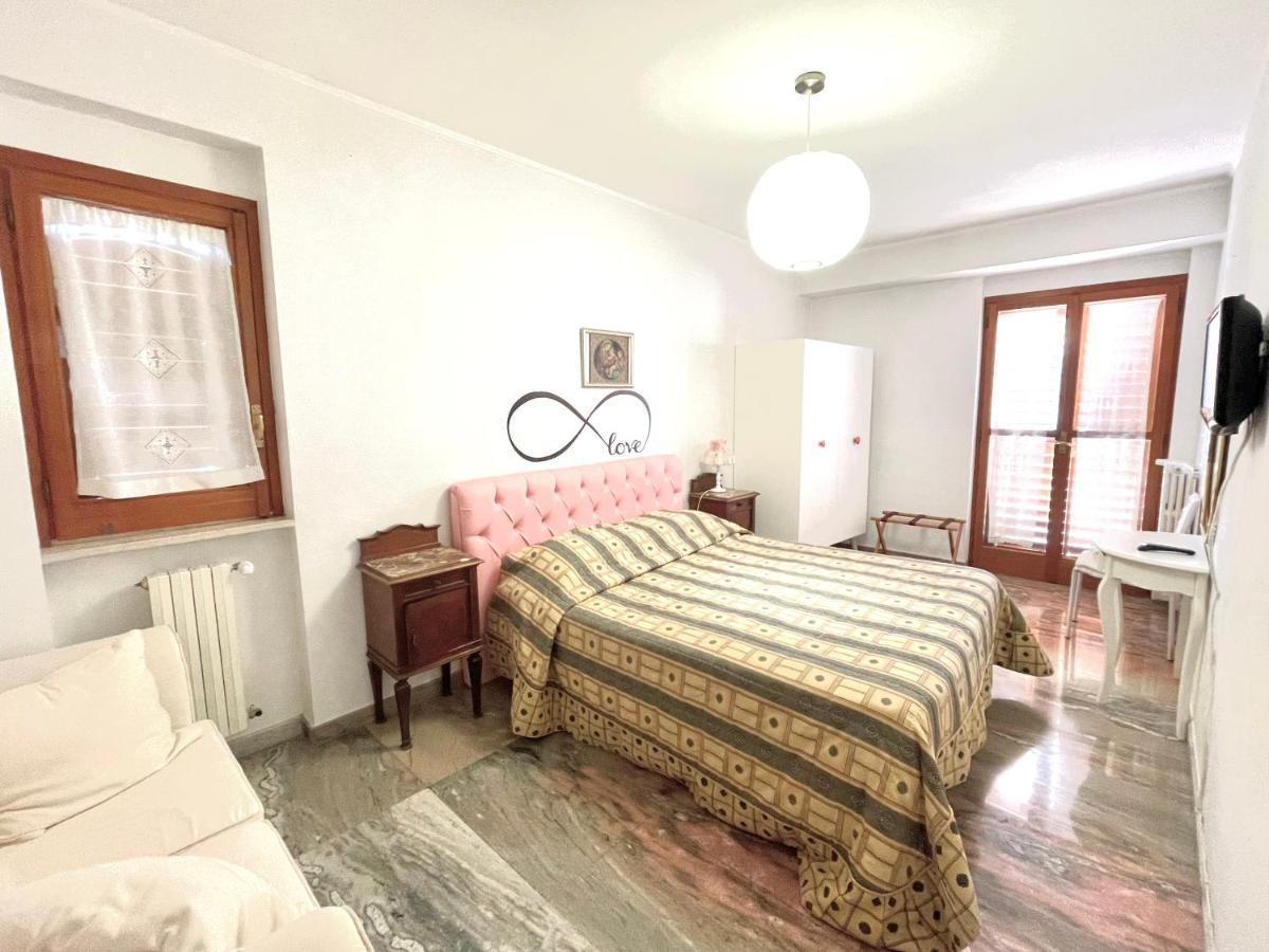 La Vie En Rose Mattinata Apartment Exterior foto